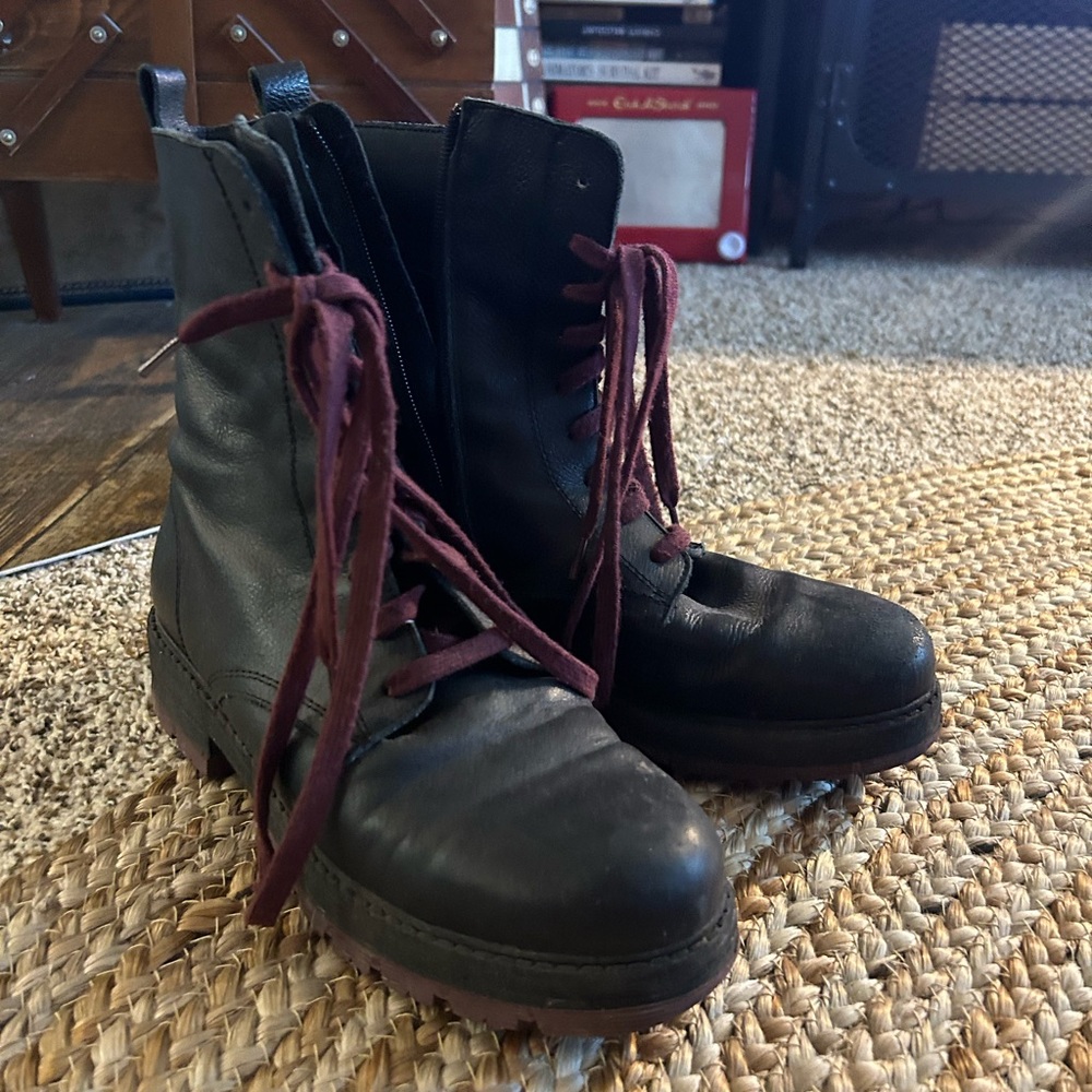 Unbranded leather combat boots
